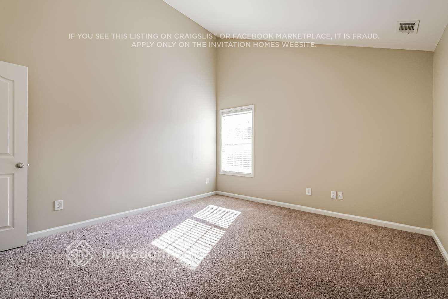 Building Photo - 2076 Barberry Dr