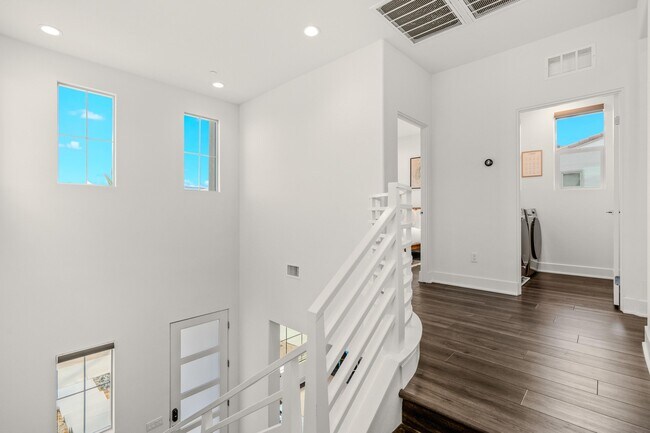 Building Photo - 35821 Cannon Dr