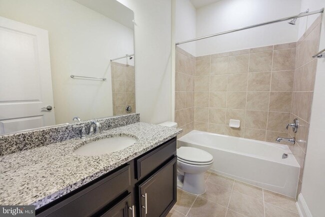 Building Photo - 2056 Alder Ln