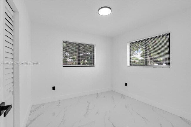 Building Photo - 1041 NW 199th St