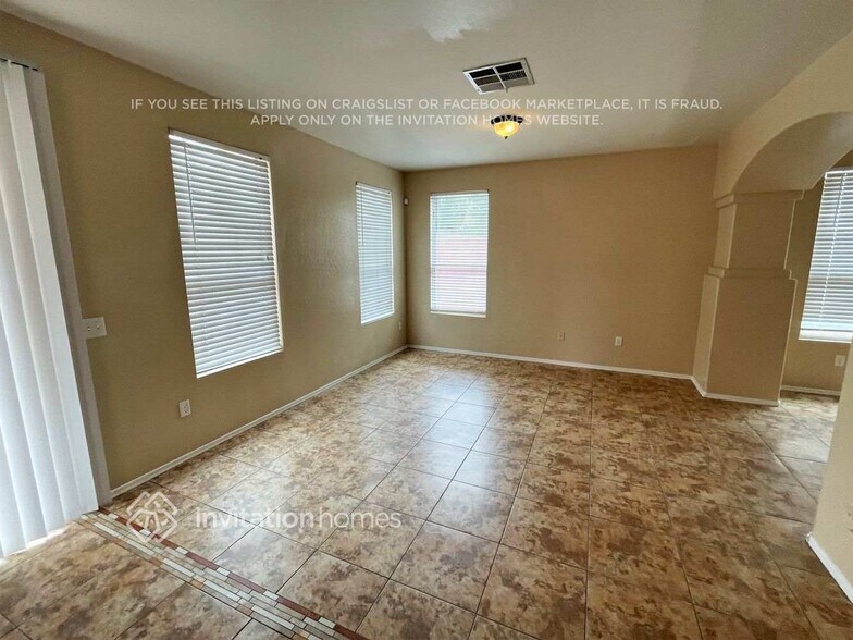 Building Photo - 13350 W Rose Ln