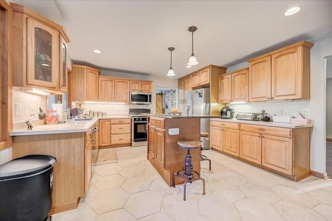 Building Photo - Spacious Elm Grove 3BR/2BA Ranch Single Fa...