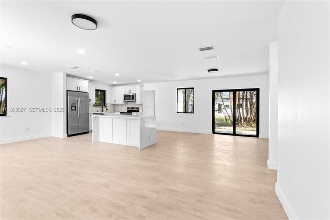 Building Photo - 14171 SW 37th Ct