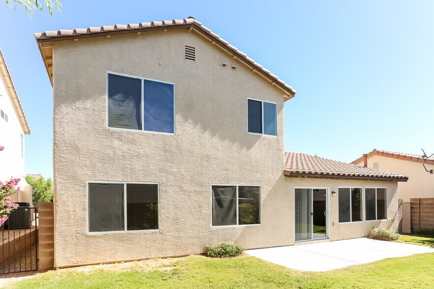 Building Photo - 9219 Horseshoe Basin Ave
