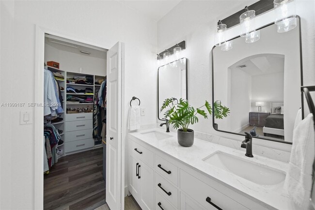 Building Photo - 11613 NW 78th St