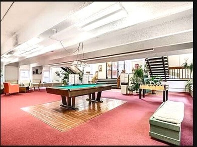 Building Photo - 2375 S Linden Ct