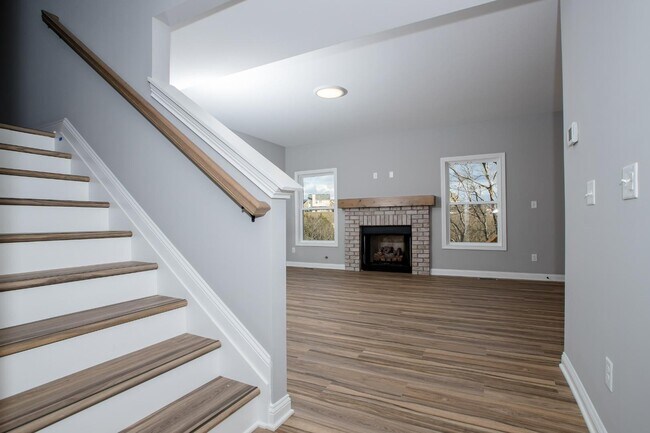Building Photo - 928 Camden Ct