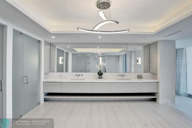 Building Photo - 701 N Fort Lauderdale Beach Blvd