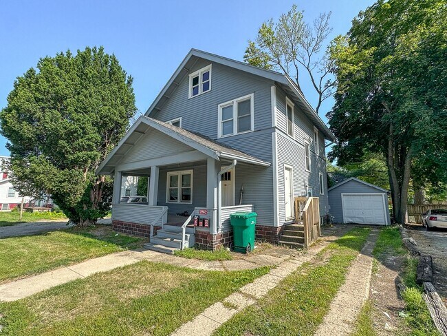 Building Photo - 2862 Lincoln Way