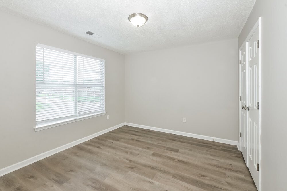 Building Photo - 7415 Creekside Dr