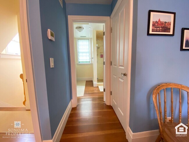 Building Photo - Stunning Furnished Eastside Home