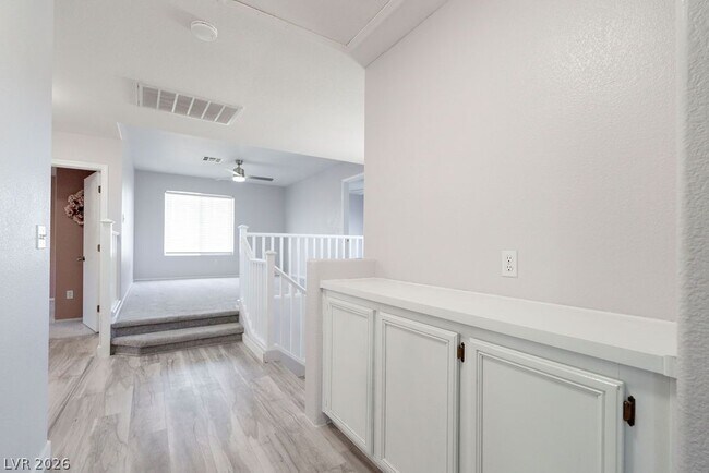 Building Photo - 1109 Devon Downs Ave