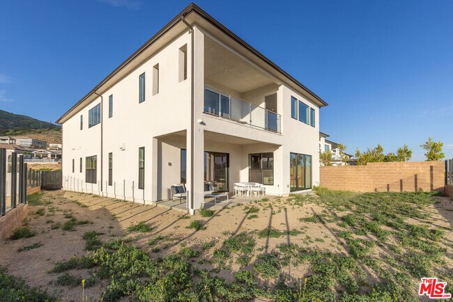 Building Photo - 20668 Hummingbird Ct