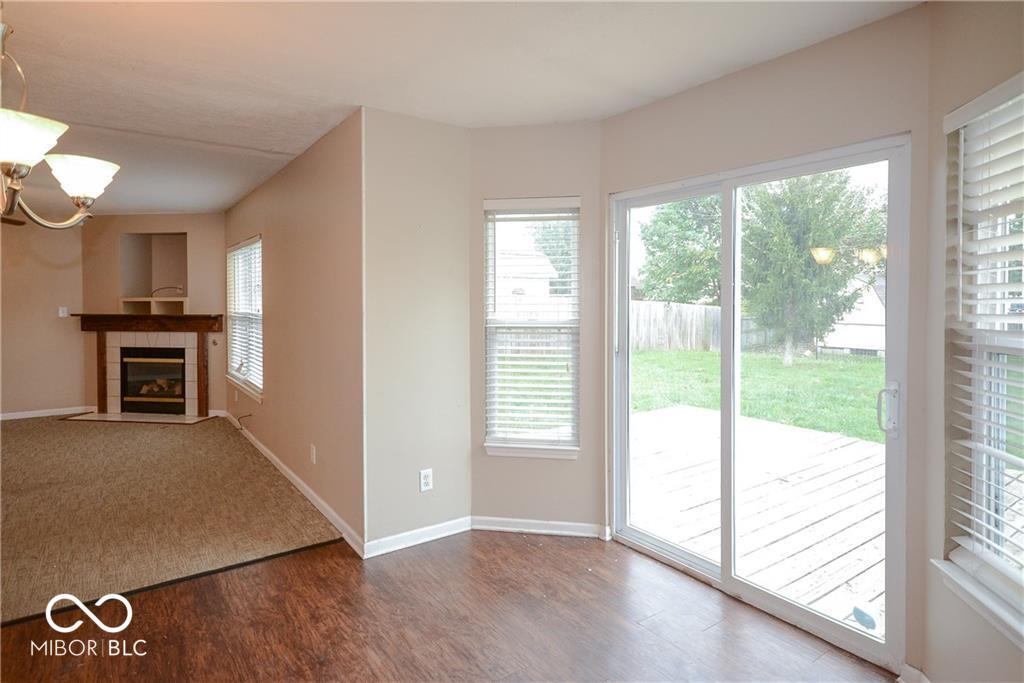 breakfast area leading to deck - 4327 Mahogany Dr