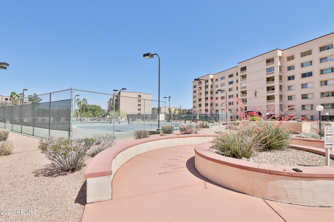 Building Photo - 7920 E Camelback Rd