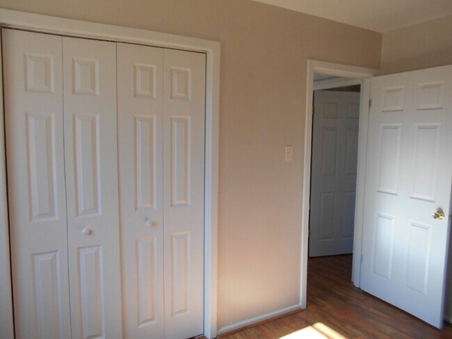 Building Photo - 3/1 Brick home on corner lot in Shallowater