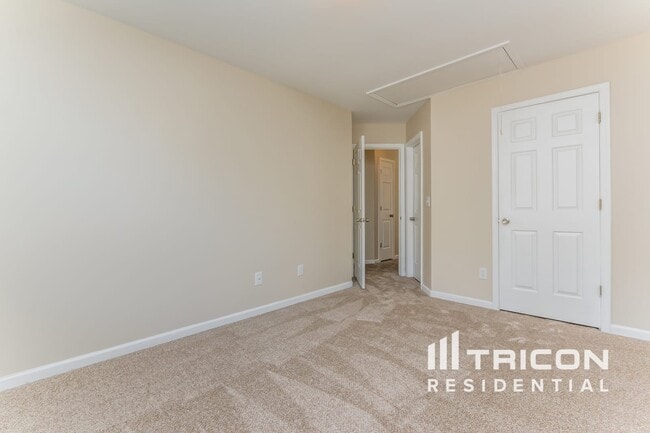 Building Photo - 136 Grove Park Ln