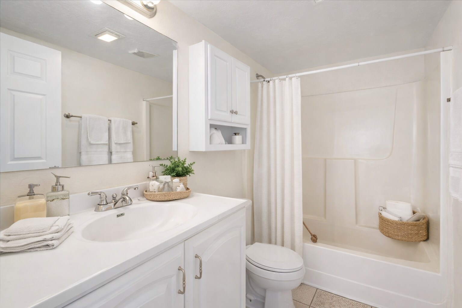 Building Photo - 1884 Agora Cir SE