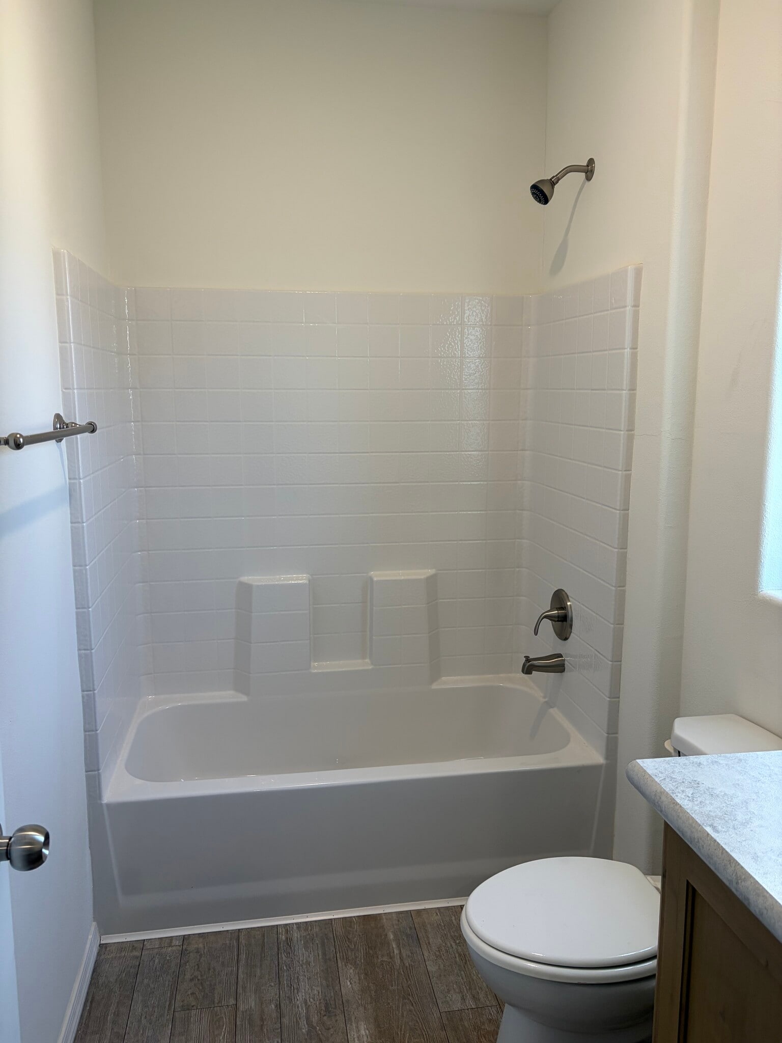 Building Photo - 2000 E Frontier Ave