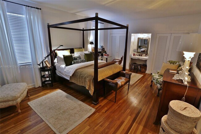 Building Photo - 2828 Segovia St