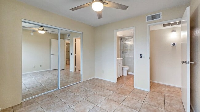 Building Photo - Awesome 2bd/2ba Condo close to Tempe Town Lake, ASU, Sky Harbor, Freeway Access and Light Rail.