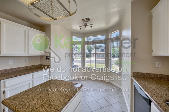 Building Photo - 617 Vernon Oaks Dr