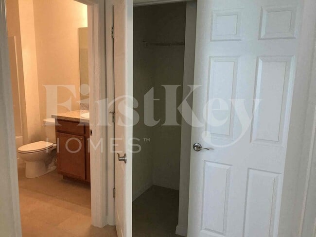 Building Photo - 217 NW 9th St