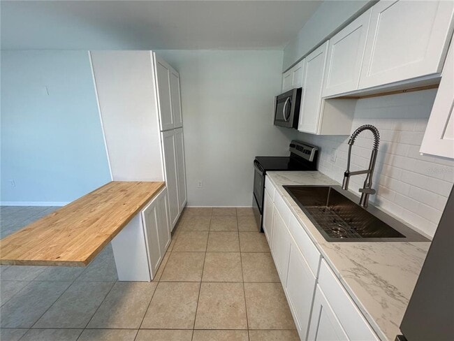 Building Photo - 215 Park Blvd S