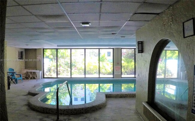 Building Photo - 1800 Collins Ave