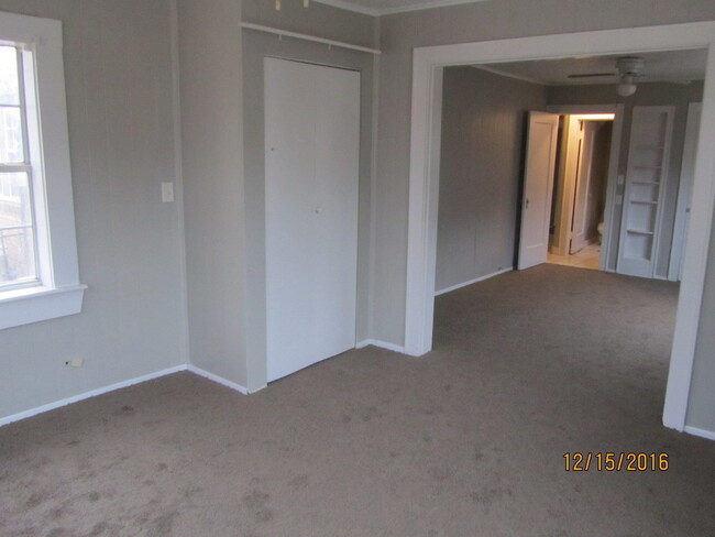 Building Photo - NICE Duplex for Rent close to Midtown and ...