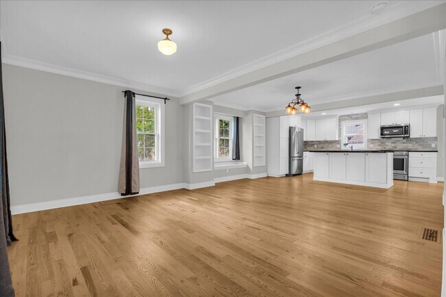 Building Photo - 203 Curry Ave