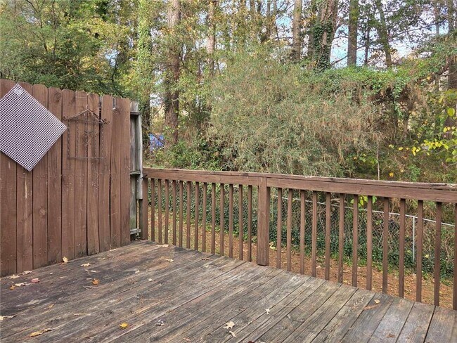 Building Photo - 4751 Valley Dale Dr SW