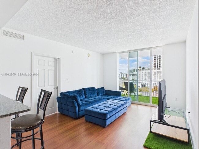 Building Photo - 275 NE 18th St