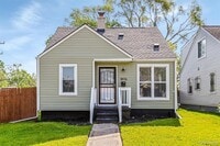 Building Photo - 18116 Bloom St