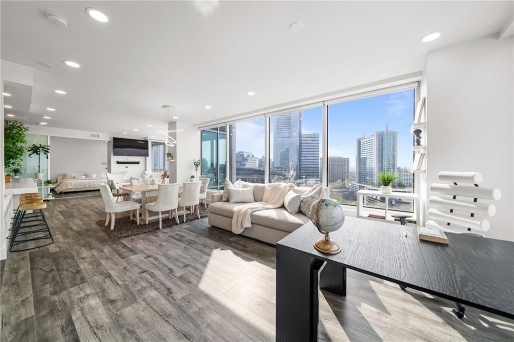 Building Photo - 3338 Peachtree Rd