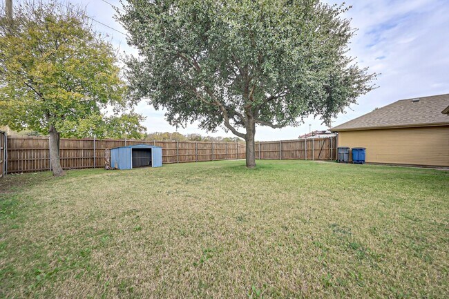 Building Photo - Dallas Split Bedroom