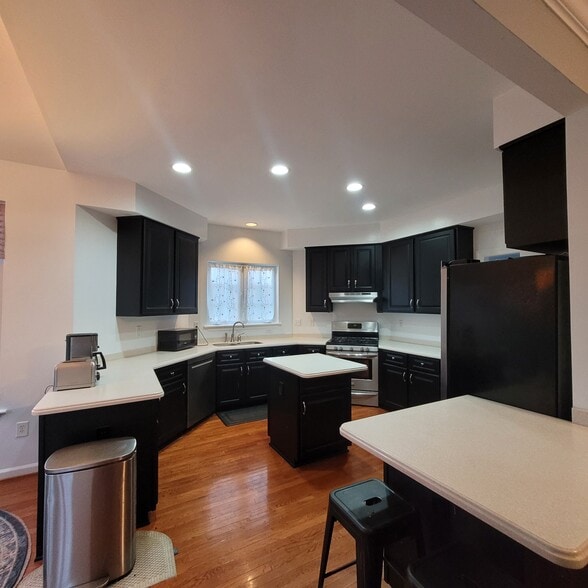 Building Photo - 11201 Yardley Ct