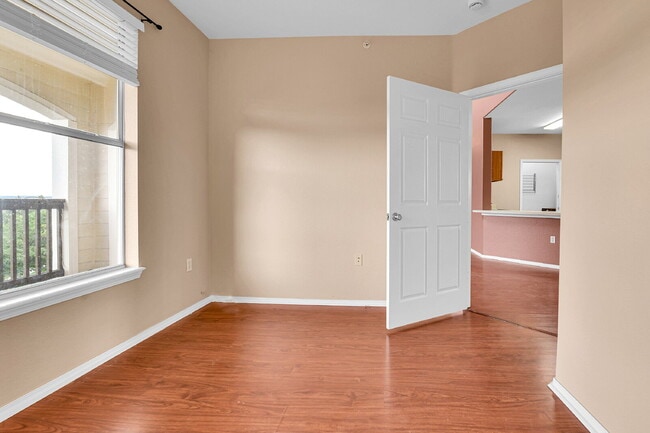 Building Photo - $1,695, 2-bed, 1.5 bath located in Aurora with a 1 car detached garage