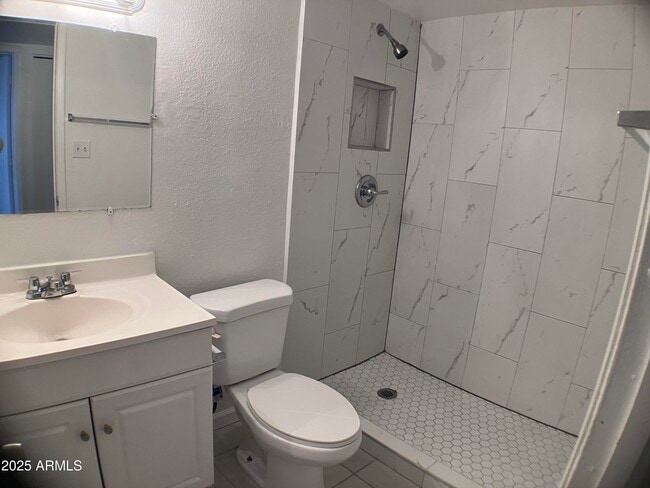 Building Photo - 4236 S 46th Pl