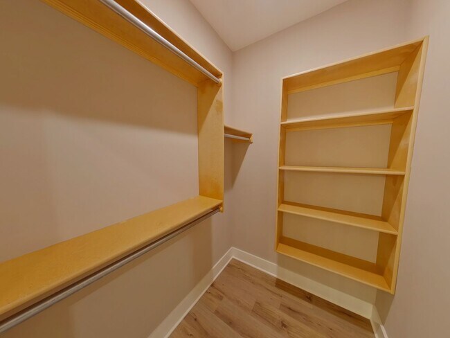 Building Photo - 4-bedroom Wichita Townhome