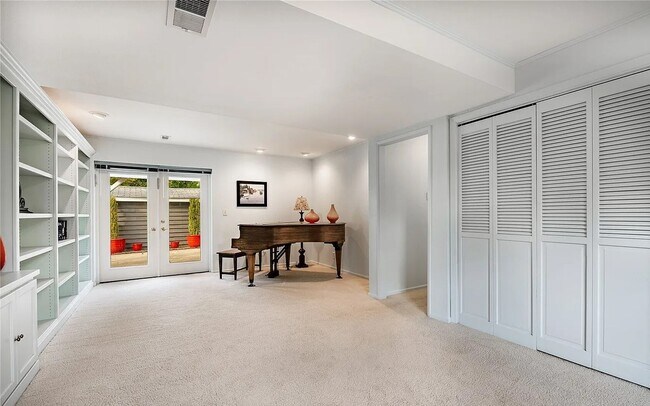 Building Photo - Beautiful Home with 4 Bedrooms and 2 Bathroom available for Rent Today!