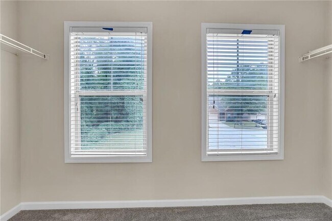 Building Photo - 568 Garden View Ct