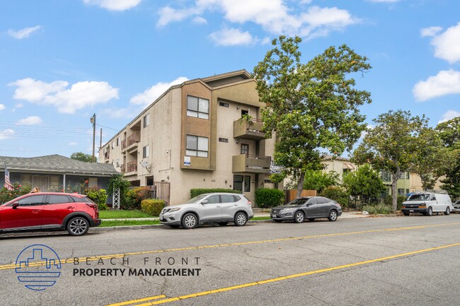 Building Photo - 2070 Magnolia