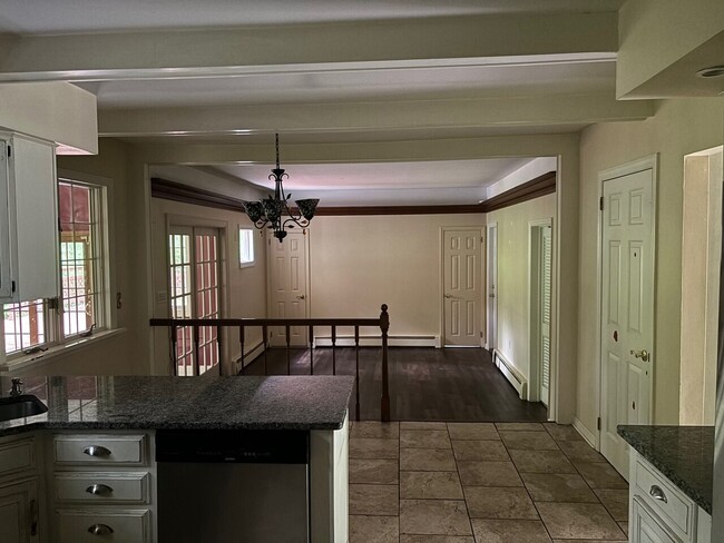 Building Photo - 3302 Heritage Dr