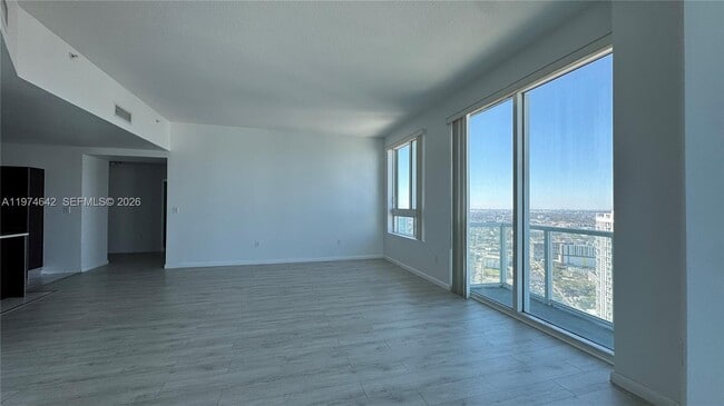 Building Photo - 1900 N Bayshore Dr