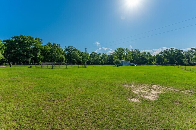 Building Photo - 2295 Bermuda Ln
