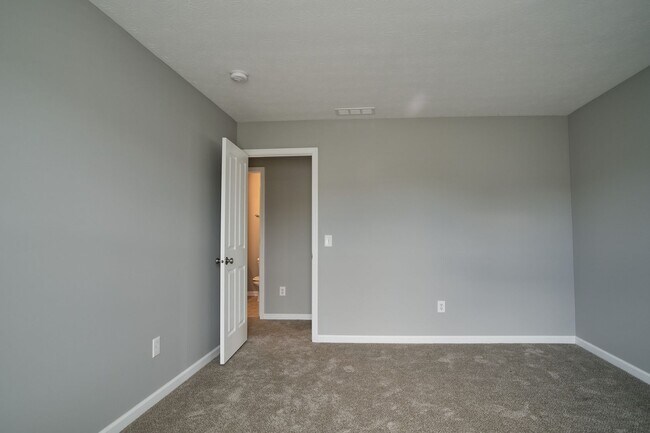 Building Photo - 4BDRM, 2.5 BA with finished basement in Westminster