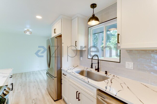 Building Photo - 511 SW 120th St