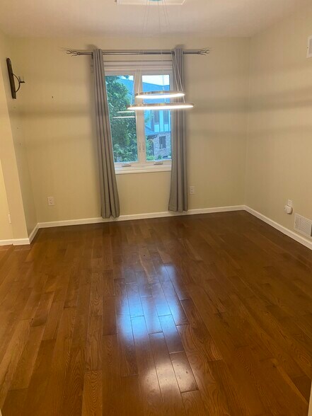 Building Photo - 1585 Stone Mansion Dr