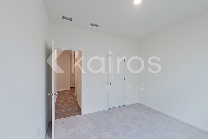Building Photo - 635 Castillo Dr